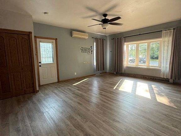5th image of 405-401 Ohmer St