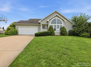 2700 Cape Coral Dr SW, Wyoming, MI 49418