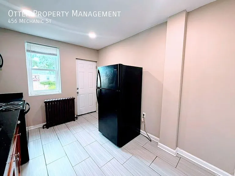 456 Mechanic St — Photo 13