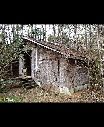 3rd image of 142 Robinhood Dr