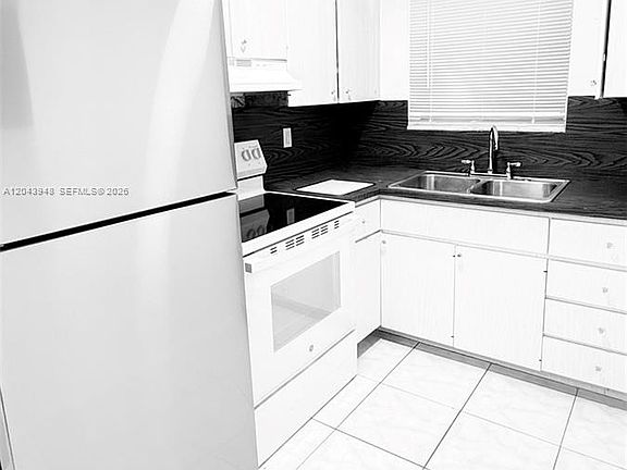 3rd image of 400 SE 9th Ct APT 9