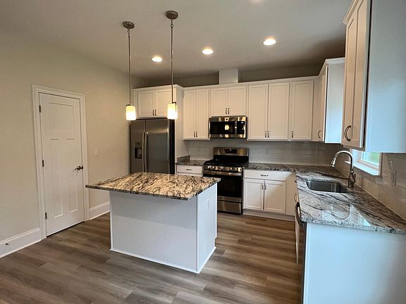 5th image of 209 Cottage Ct