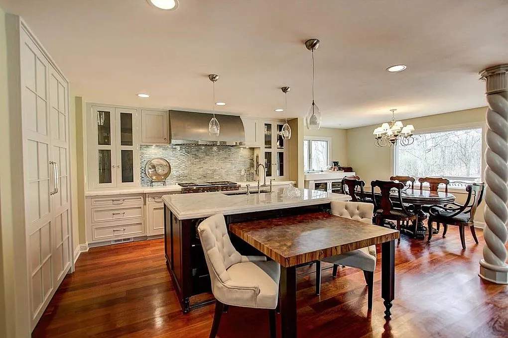 W315S274 Christopher Way photo 1