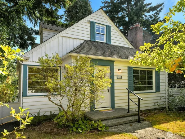 622 22nd Avenue E, Seattle, WA 98112