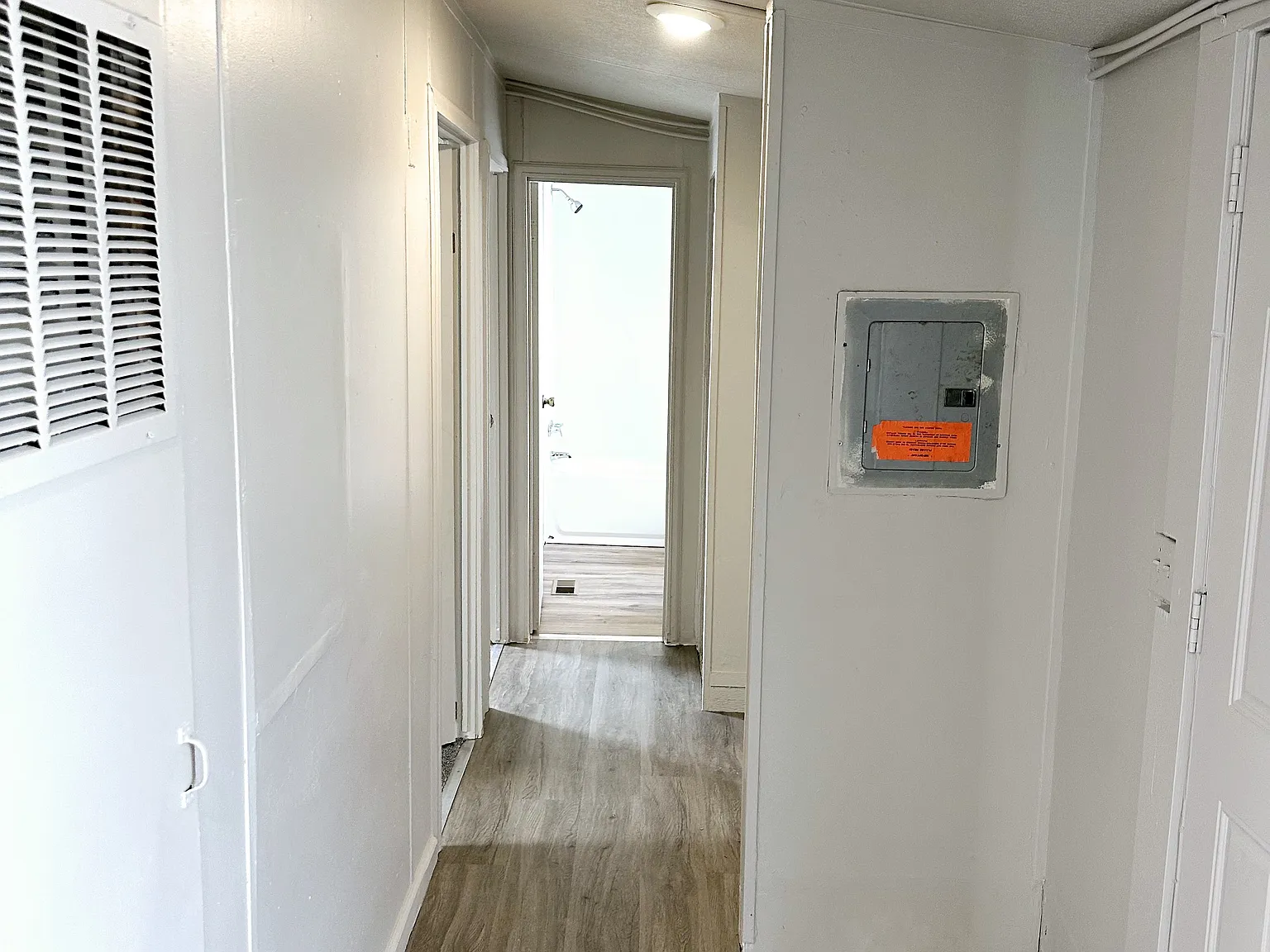 3 bed, 896 sqft, $1,500 — Photo 4
