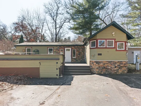 140 Sugar Maple Cir #179, Wisconsin Dells, WI 53965
