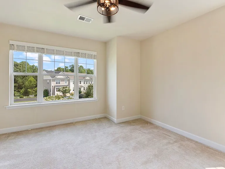 555 English Oak Ln — Photo 14