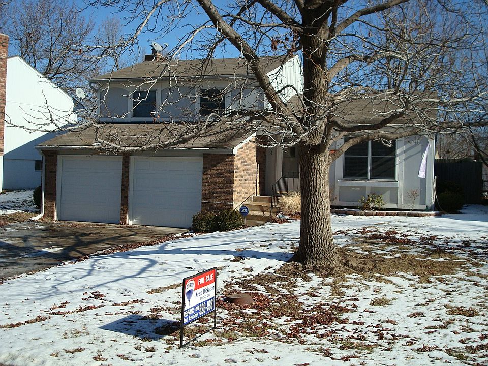 Beautiful Treed Front Yard