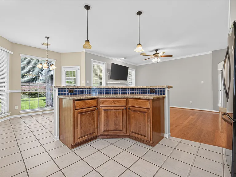 4414 Ringrose Dr — Photo 13