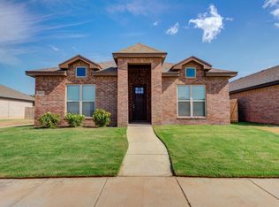 212 Cowboy Ln, Wolfforth, TX 79382