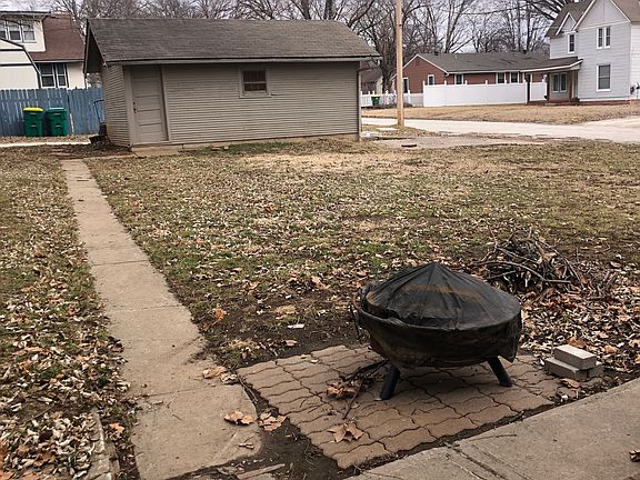 3rd image of 310 E Shawnee St