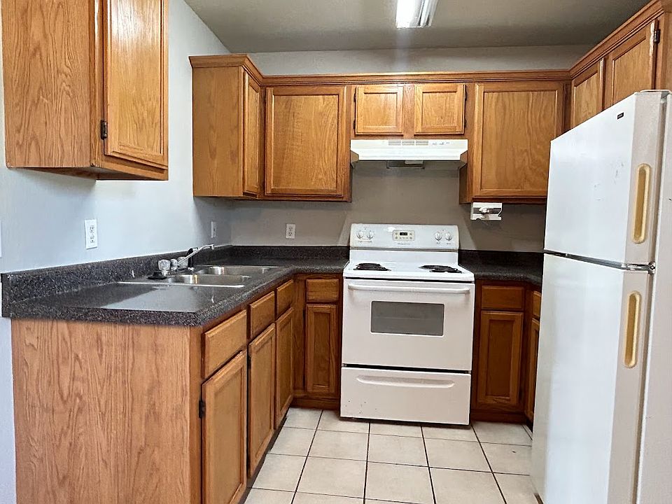 1st image of 261 S Lewis Ave APT 2