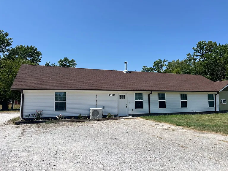 4400 Swede Ln — Photo 1