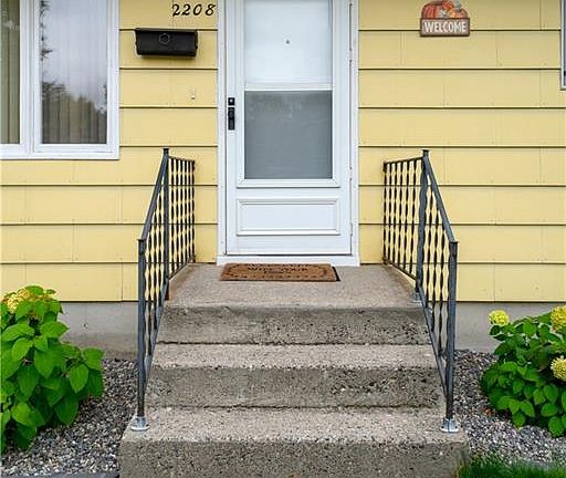 5th image of 2208 Pueblo Dr