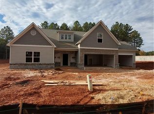240 Charlotte Dr, Hoschton, GA 30548