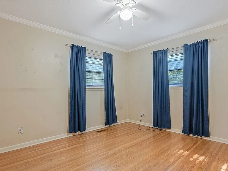 476 N Oliver Ave — Photo 13