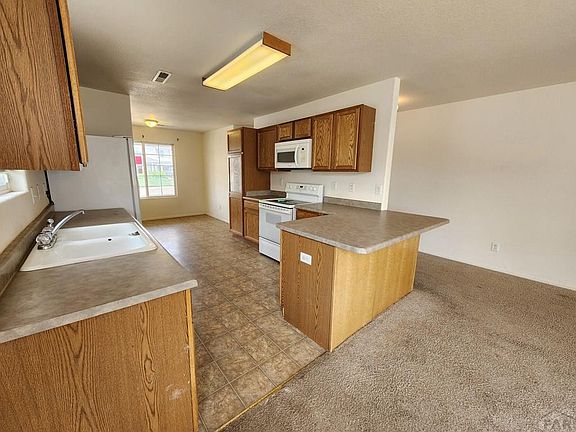 2nd image of 2220 Meadowlark Ln
