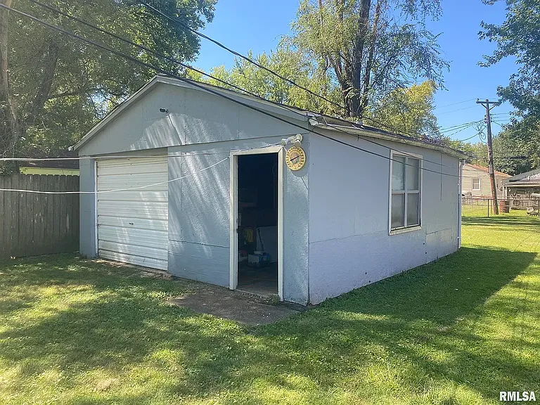 2845 S Hoover Ave — Photo 14