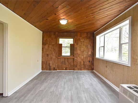 3rd image of 487 Kennedy Ave