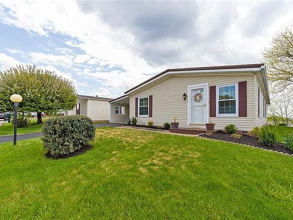 3rd image of 809 Clover Ln