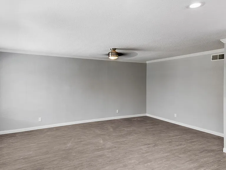 Stonybrook Apartment Homes — Photo 37