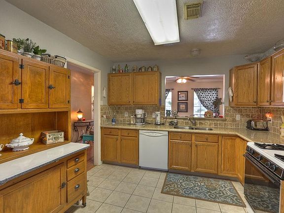 5th image of 18611 Twigsworth Ln