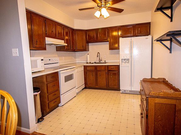 5th image of 3603 Hewn Ln APT 643