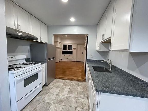 5th image of 1214 Anza St APT B