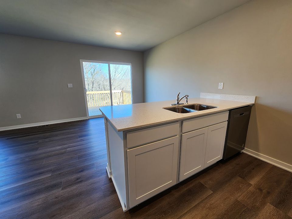 2834 Anne Dr, Hiawatha, IA 52233 Zillow
