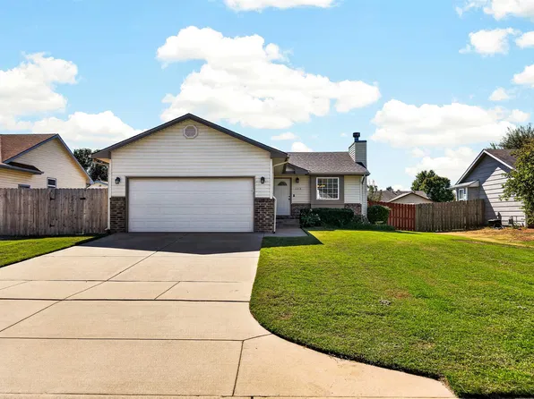 1313 E Lonna St, Haysville, KS 67060