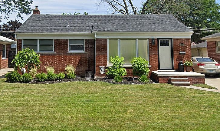 1st image of 22405 Carolina St