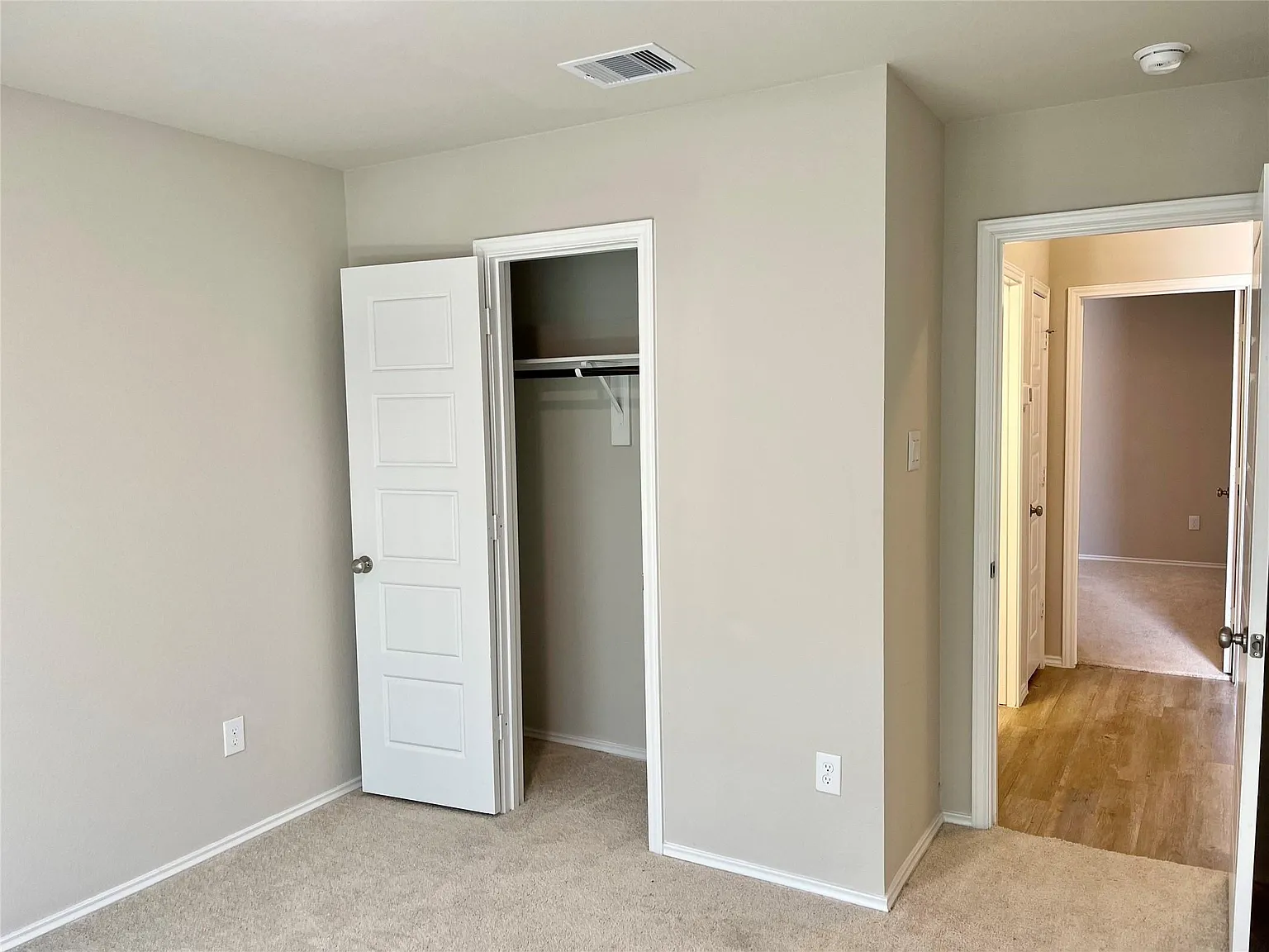3 bed, 2.0 bath, 1720 sqft, $2,000 — Photo 3