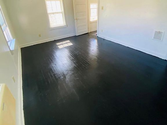 2nd image of 421-423 Caldwell St