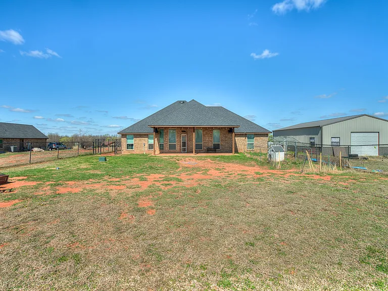 2265 County Road 1258 — Photo 37