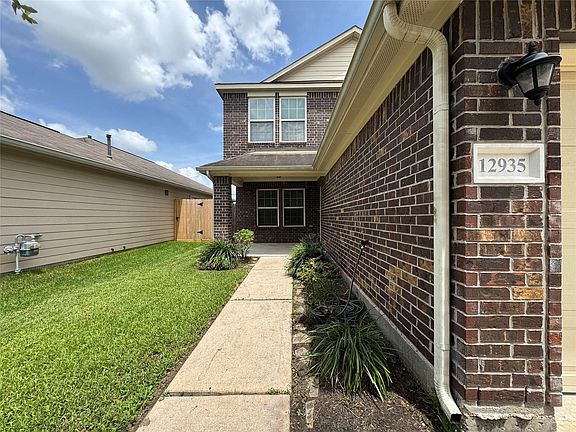 4th image of 12935 Almeda Crossing Ct