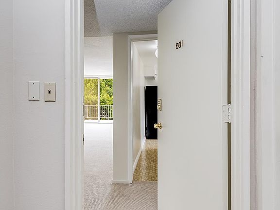 3rd image of 7309 Franklin Ave APT 501