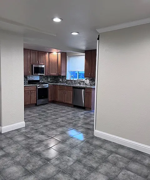 724 Napa St — Photo 5