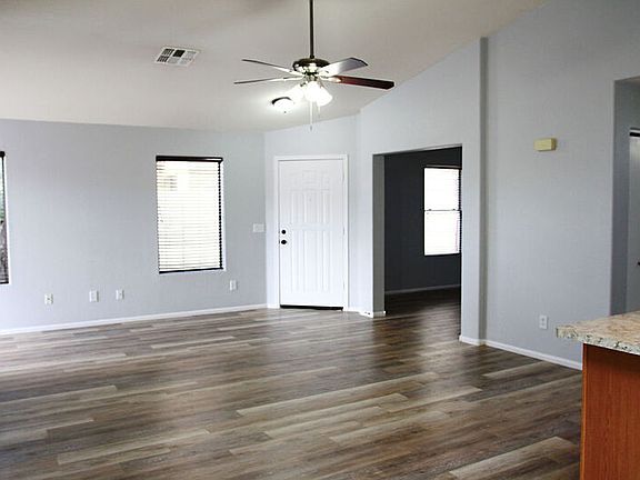4th image of 42695 W Sunland Dr