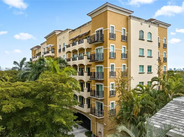 20 Calabria Ave APT 300, Coral Gables, FL 33134