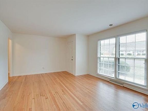 3rd image of 814 Cleermont Dr SE