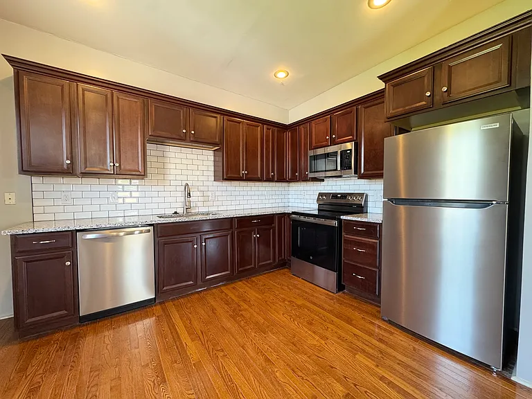 503 1/2 N 6th St #1 — Photo 7