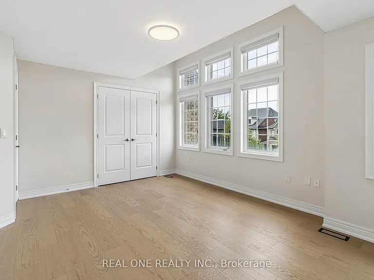 19 Rivoli Dr — Photo 27