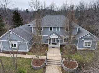 9525 N Pheasant Ln, River Hills, WI 53217