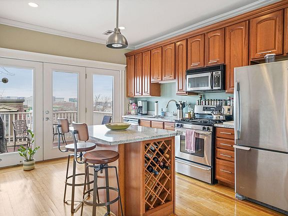 5th image of 21 Thomas Park APT 2
