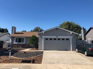 950 Walnut Dr, Oakley, CA 94561