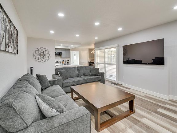 3rd image of 6034 Country Club Pl