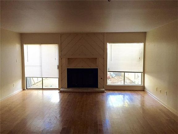 4th image of 3523 Greystone Dr APT 105