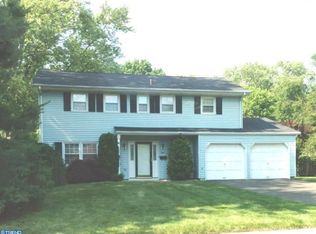 8 Leshin Ln, Hightstown, NJ 08520