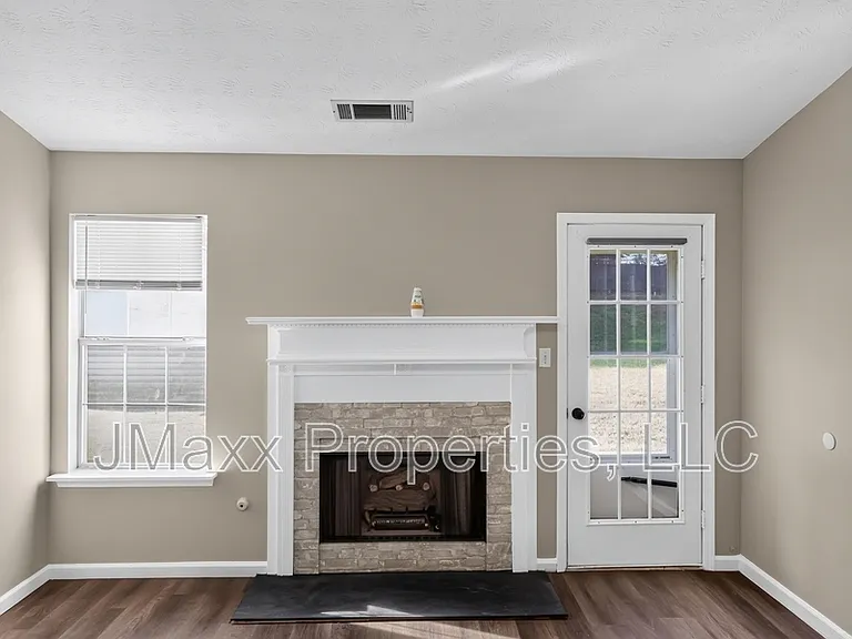 22 Canterbury Dr — Photo 6