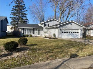 218 Commodore Cir, Elyria, OH 44035
